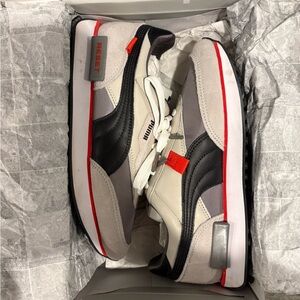 Super Mario Bros Special Edition Puma gym shoes